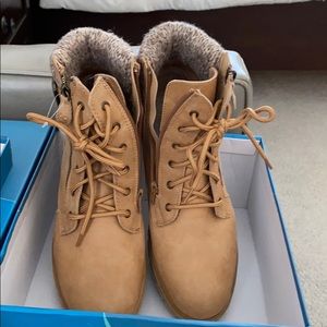 Ankle boots lace Up or zip up